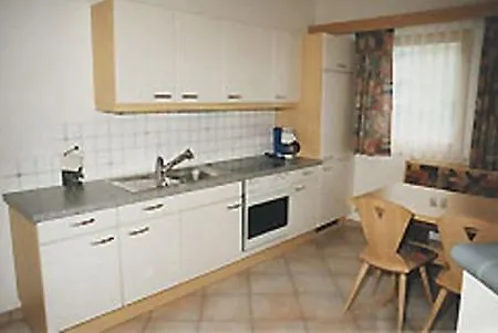 Gabriele Замнаун